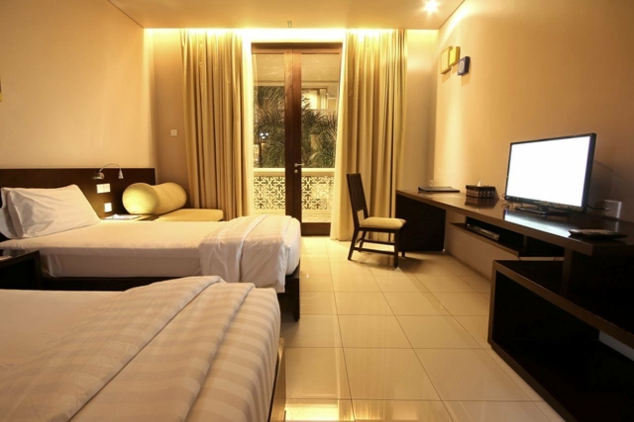 בנדה אקה The Pade Hotel מראה חיצוני תמונה